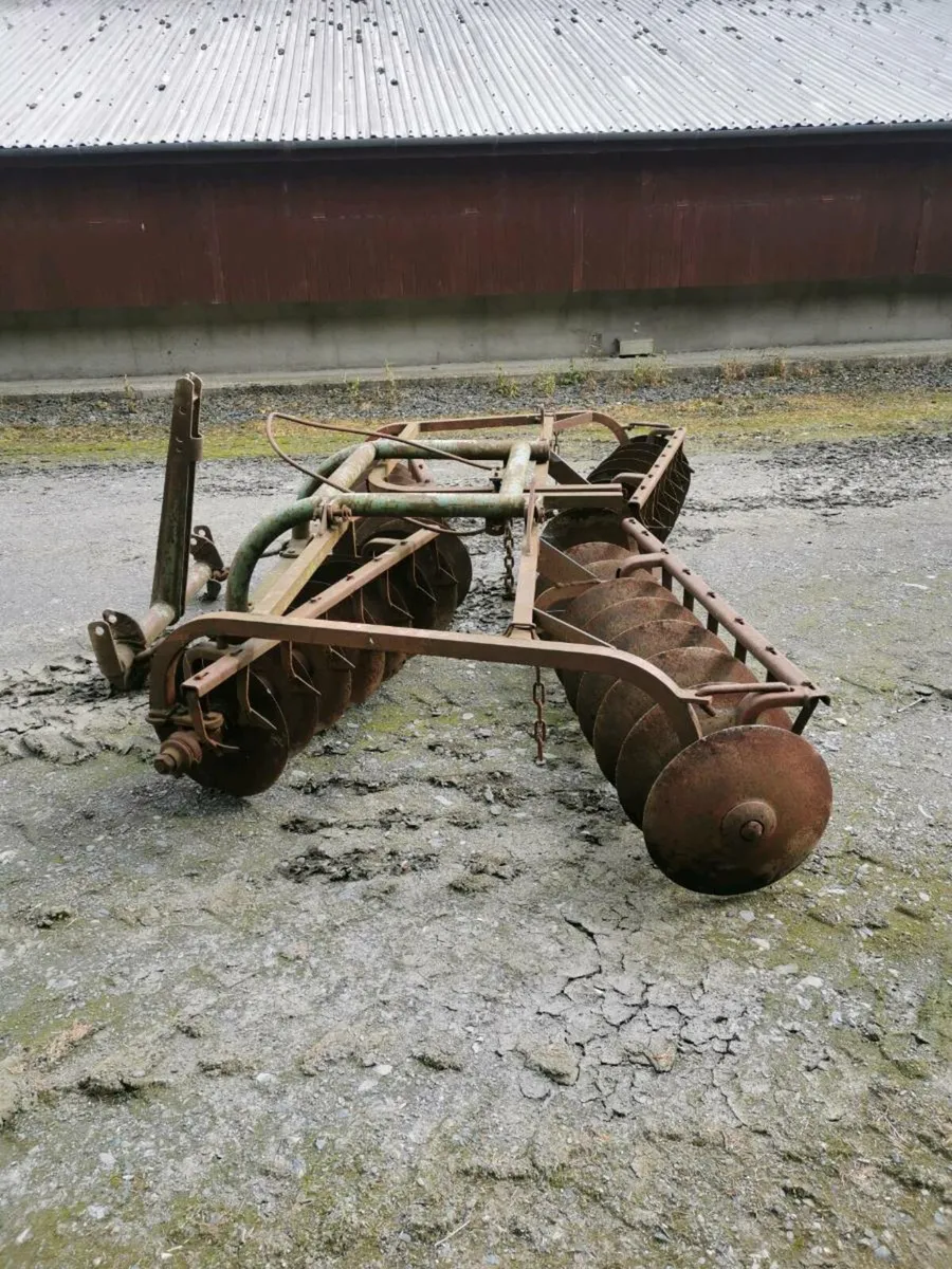 Kverneland fold up disc harrow - Image 4