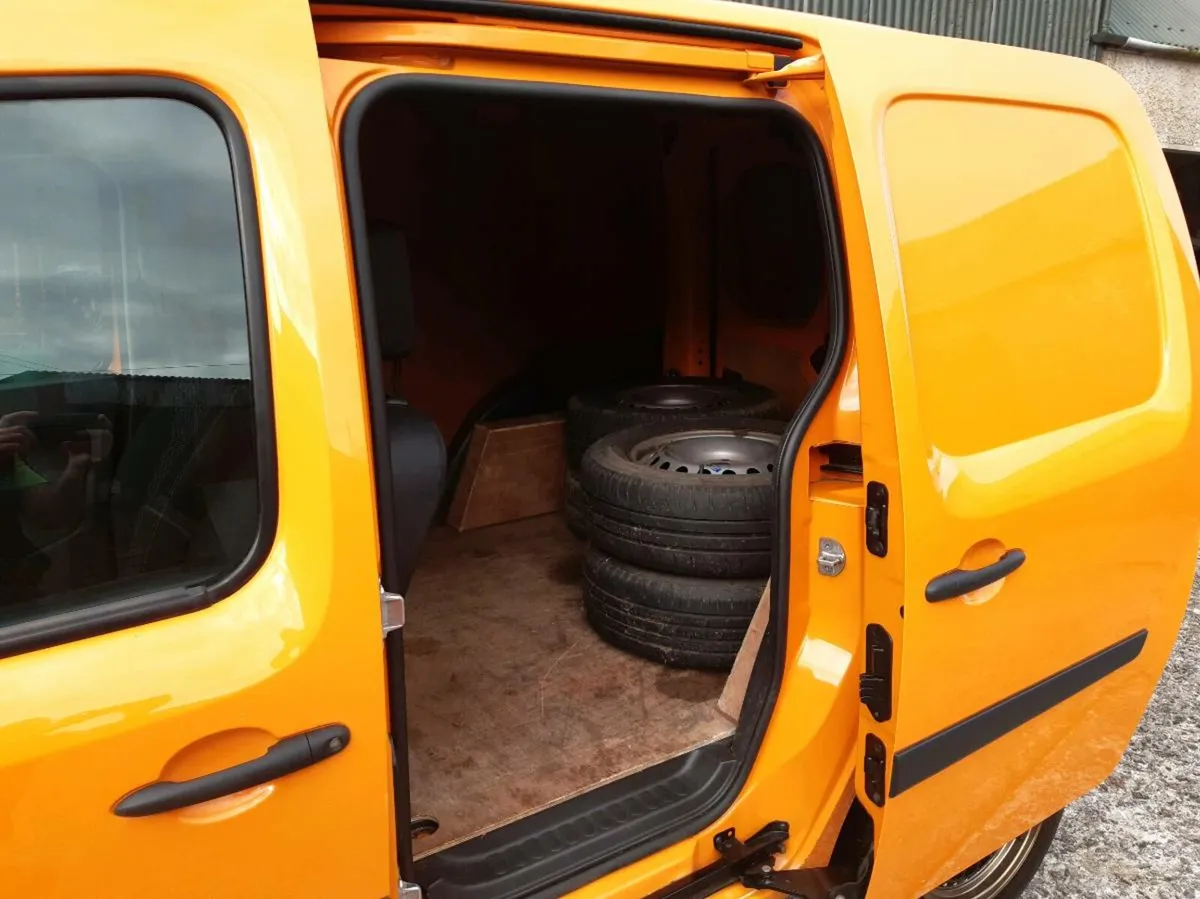 Van - Image 2