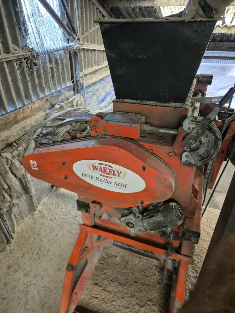 Wakley 830 grain roller mill - Image 4