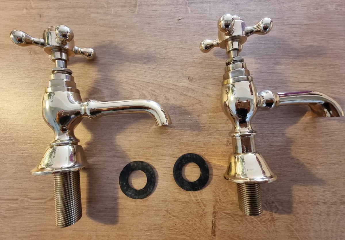 Brass bath taps - Image 1