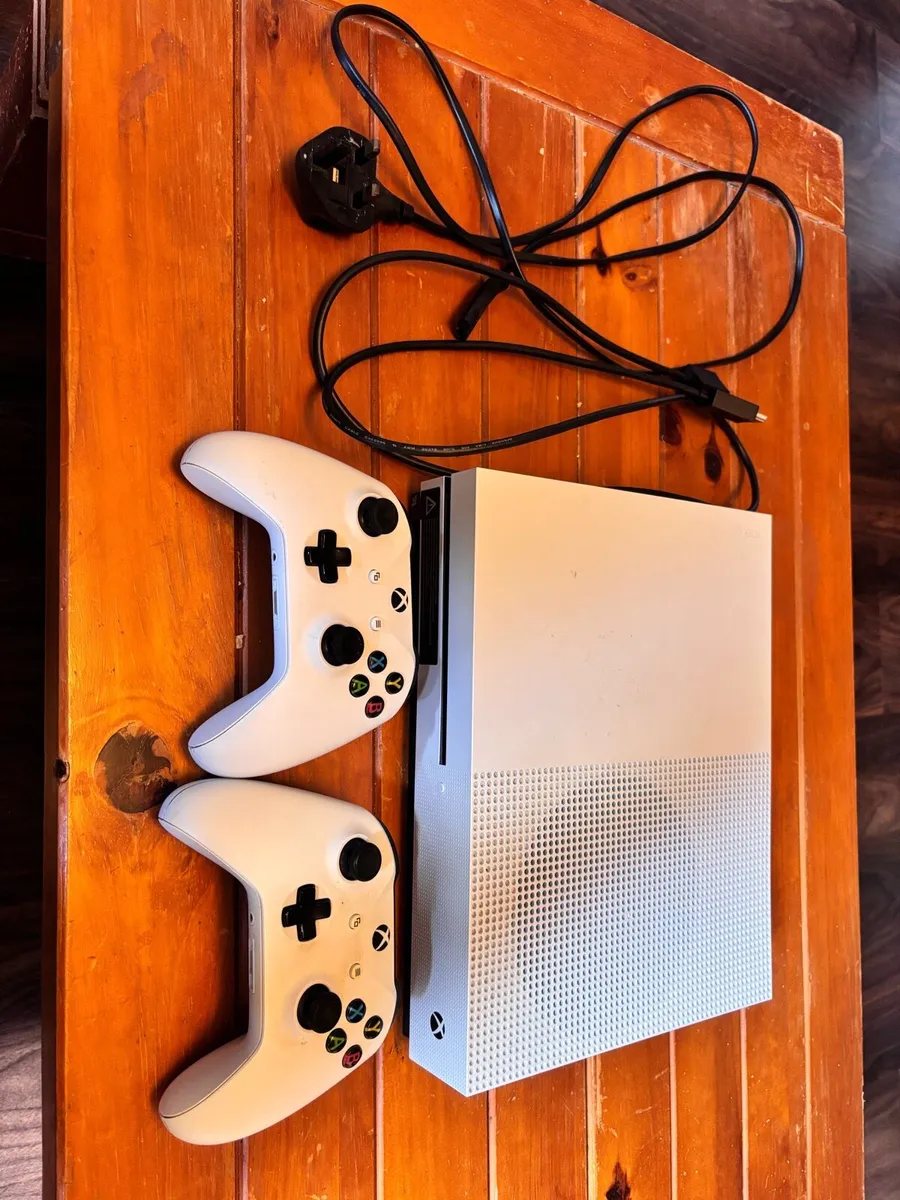 Xbox One S with HDMI cable and 2 controllers - Image 1