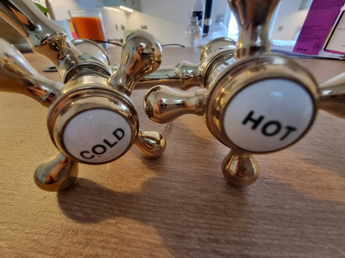 Brass bath taps - Image 3