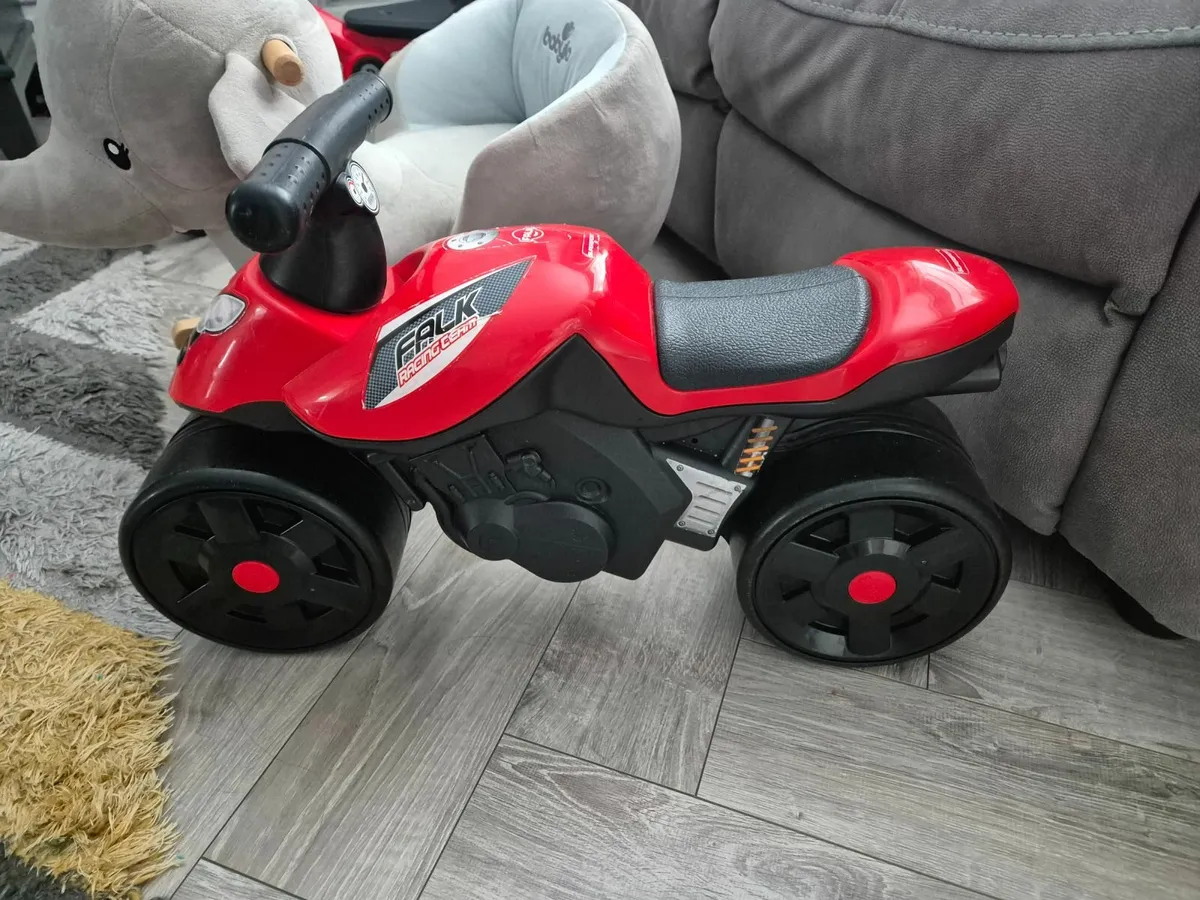 Kids 'Ride on bundle - Image 1