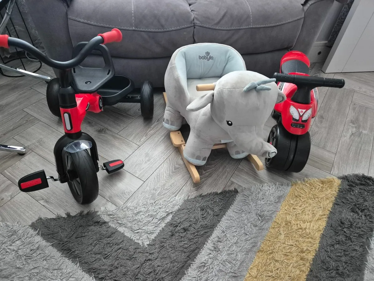 Kids 'Ride on bundle - Image 3