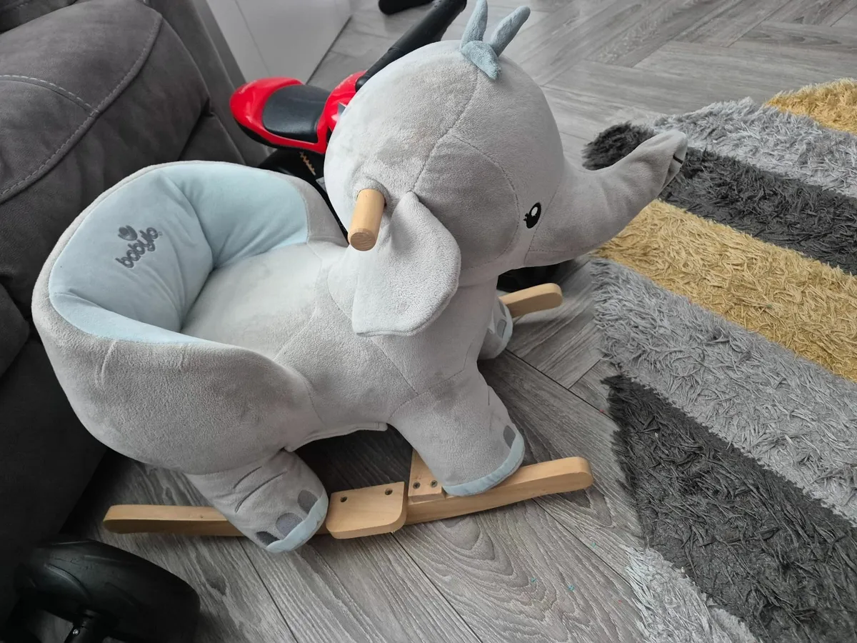 Kids 'Ride on bundle - Image 4