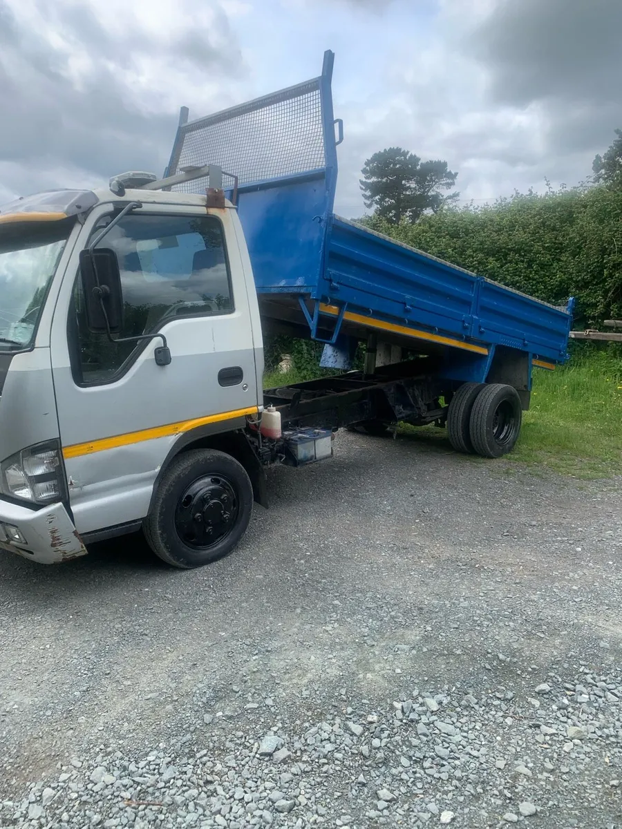 Deposit taken Isuzu npr 3.5 tonne tipper - Image 2