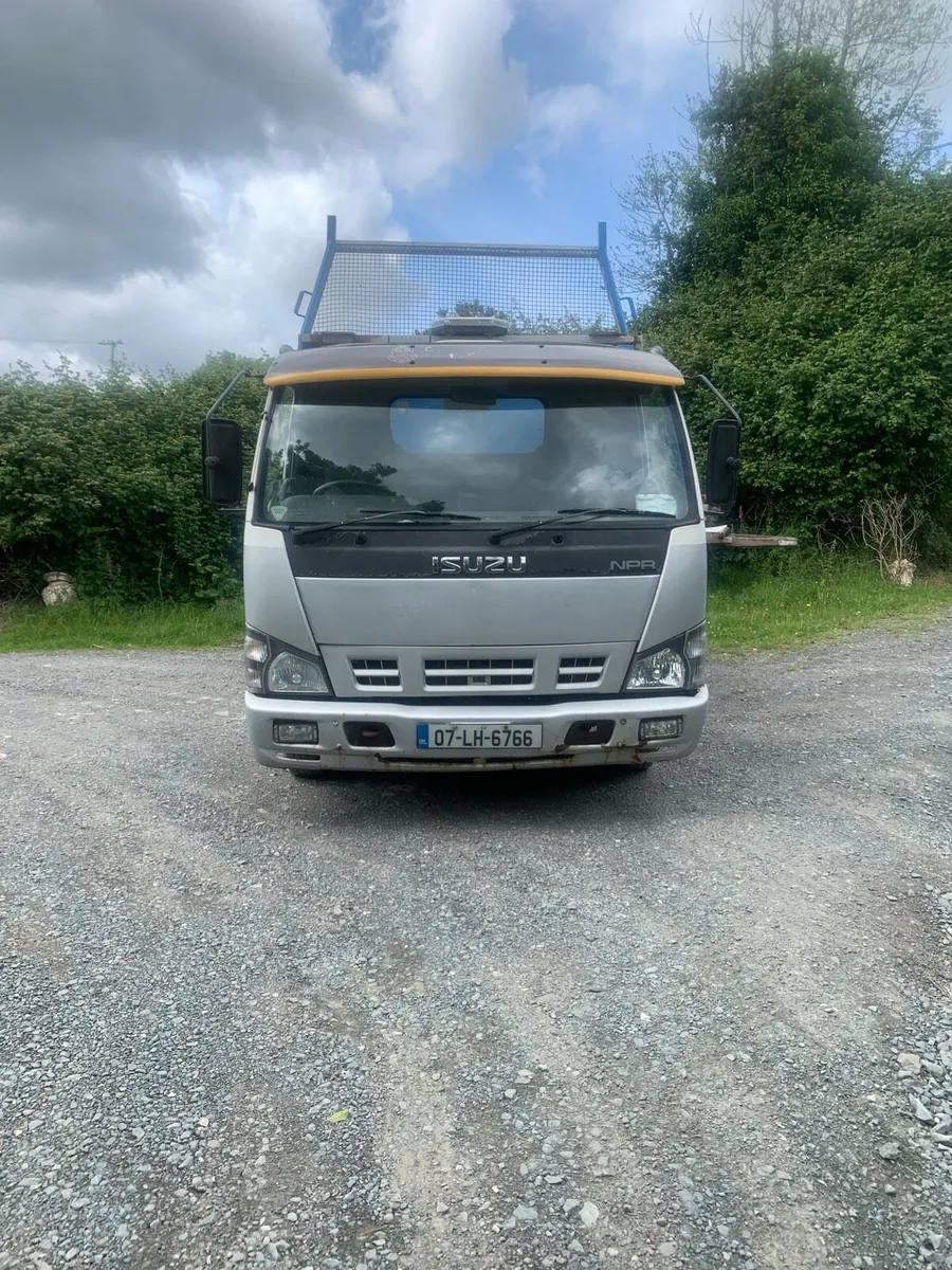 Deposit taken Isuzu npr 3.5 tonne tipper - Image 4
