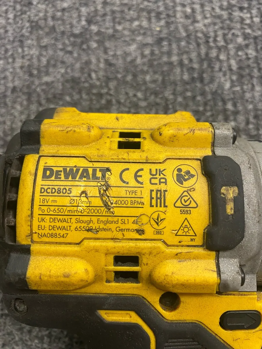 Dewalt DCD805 Drill + 4AH Battery - Image 3