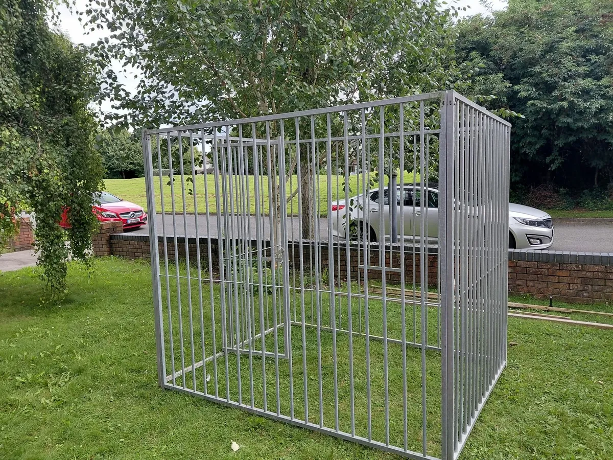 Dog run. - Image 1