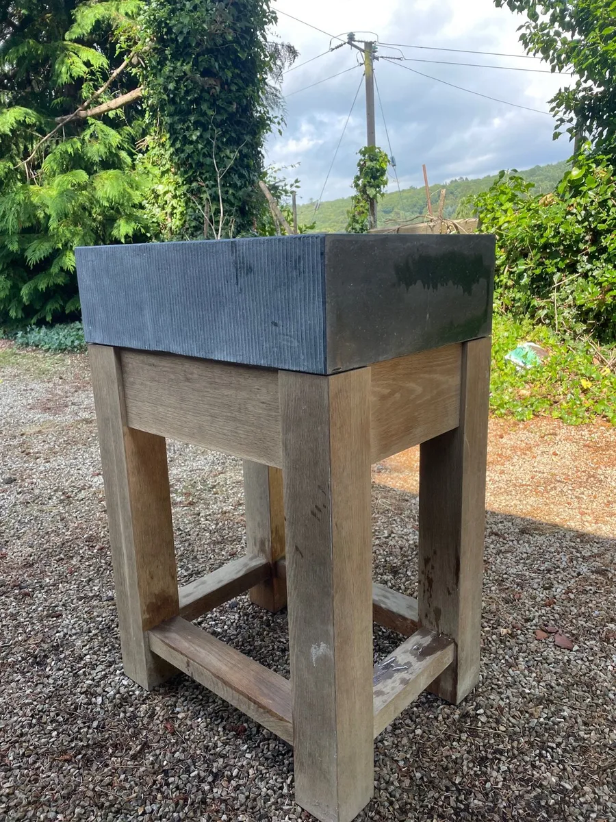Limestone  sink and pedestal - Image 1