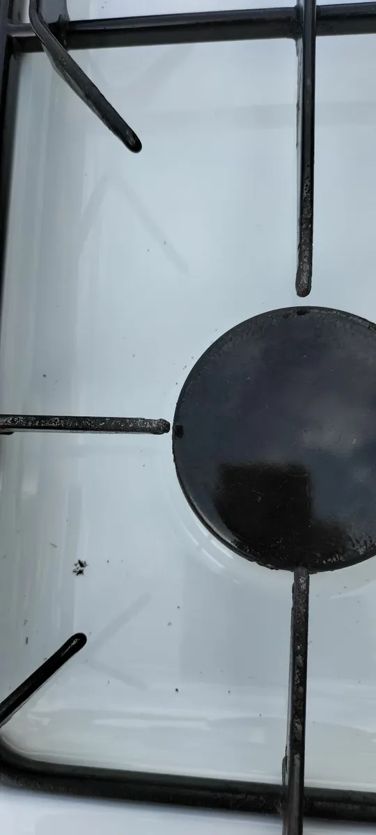Free standing Gas Cooker with regulator - Image 2