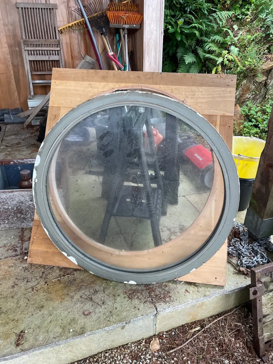 Round window - Image 2