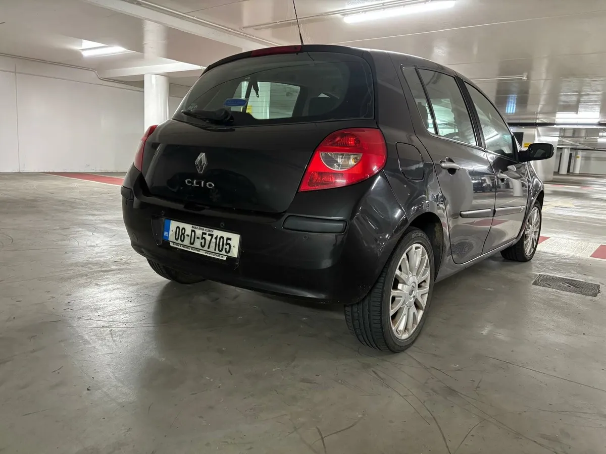 Renault Clio automatic low km - Image 2