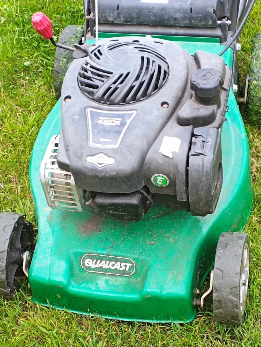 15 inch petrol lawnmower - Image 1