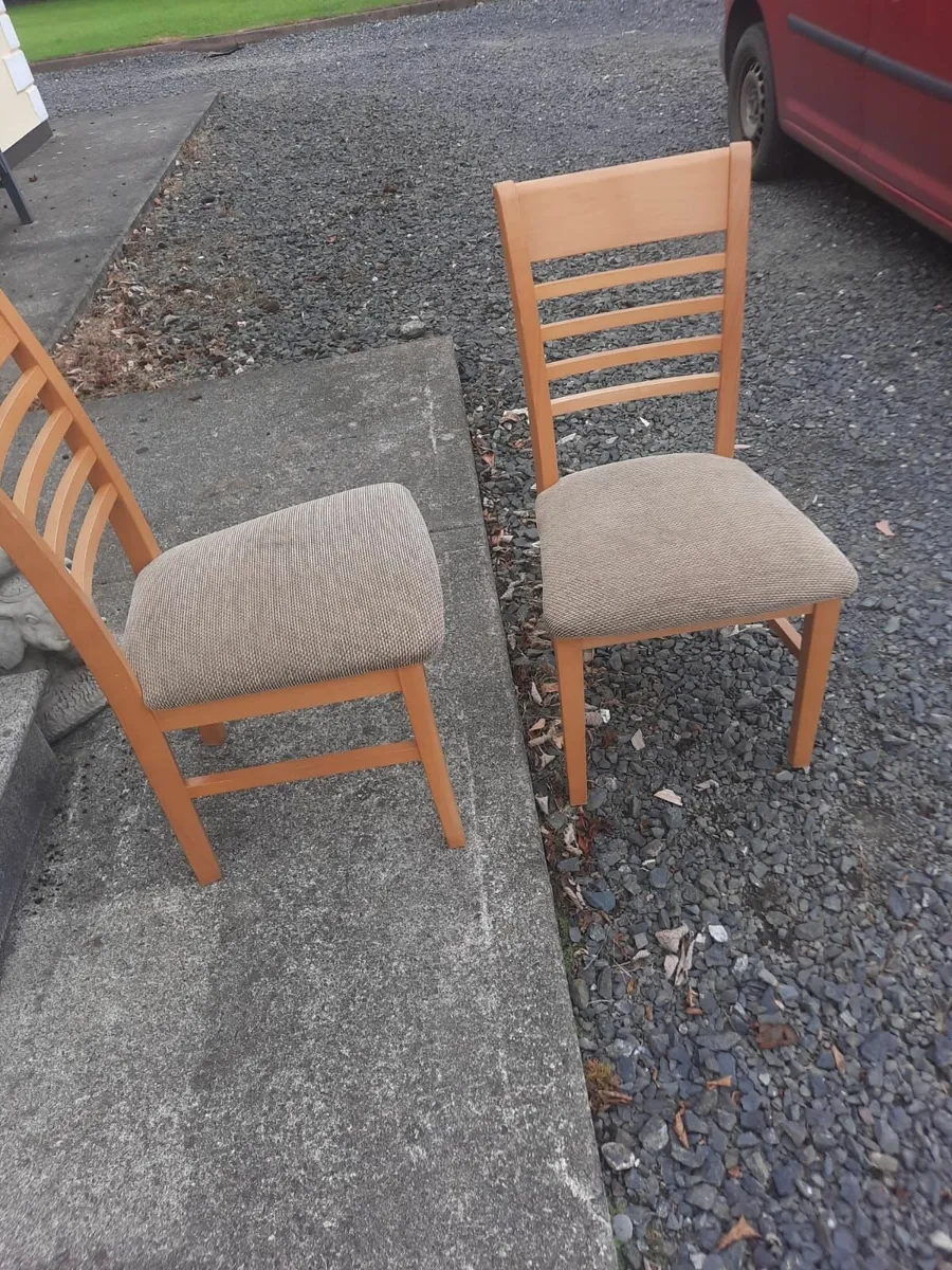 Pair of kitchen chairs - Image 3
