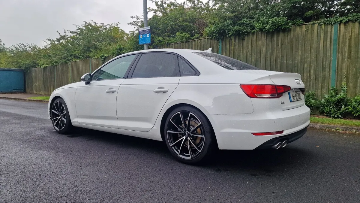Audi A4 2016 - Image 2