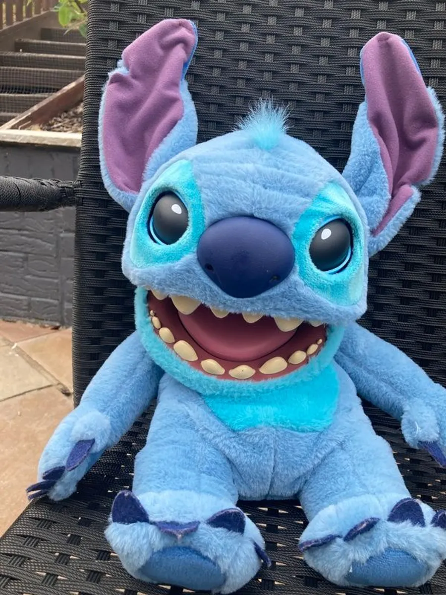 Disney Stitch Puppetronic by RealFX Interactive Toy Exc con - Image 1