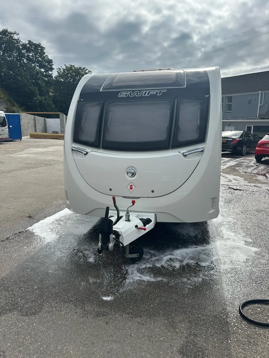 2020 Swift freestyle SE island bed - Image 3