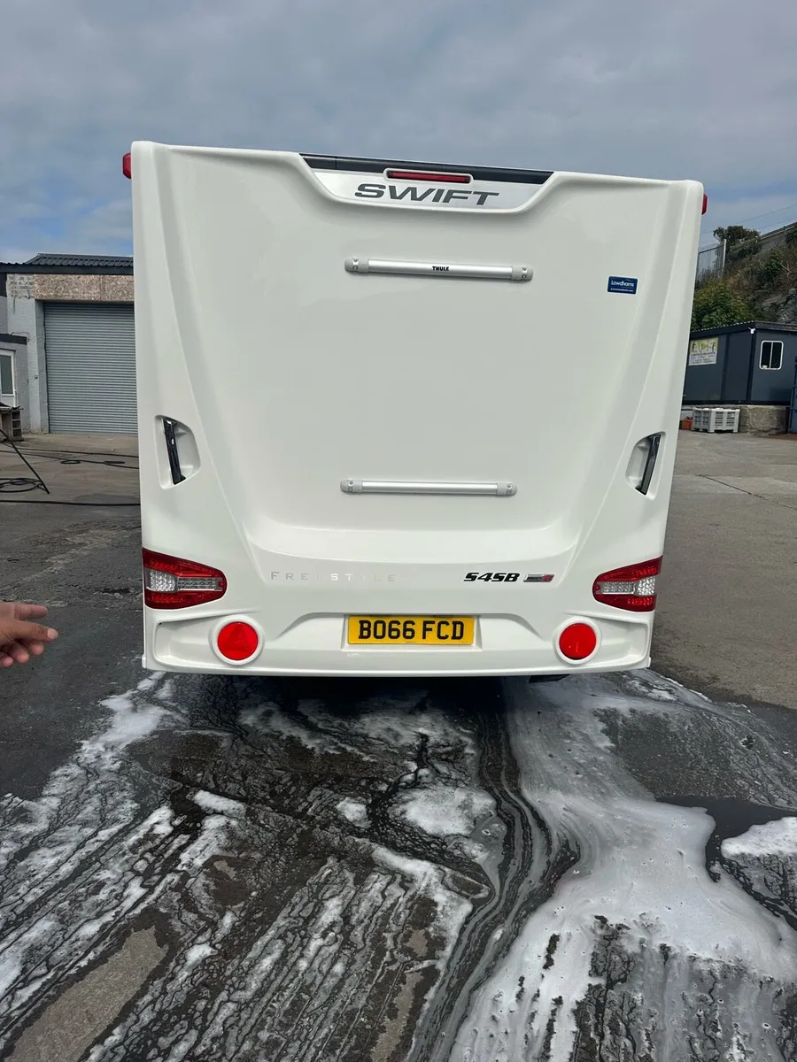 2020 Swift freestyle SE island bed - Image 4
