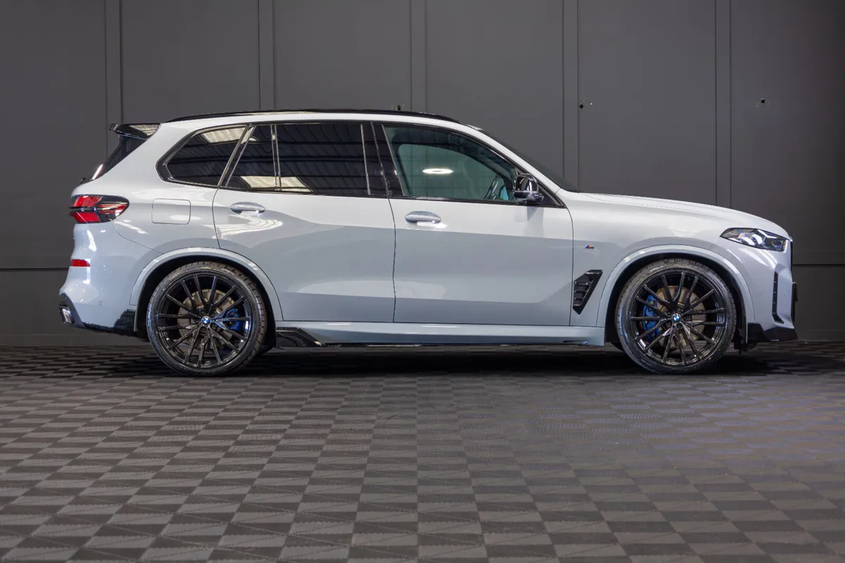 232 BMW X5 X-Drive 50e M-Sport - Image 2