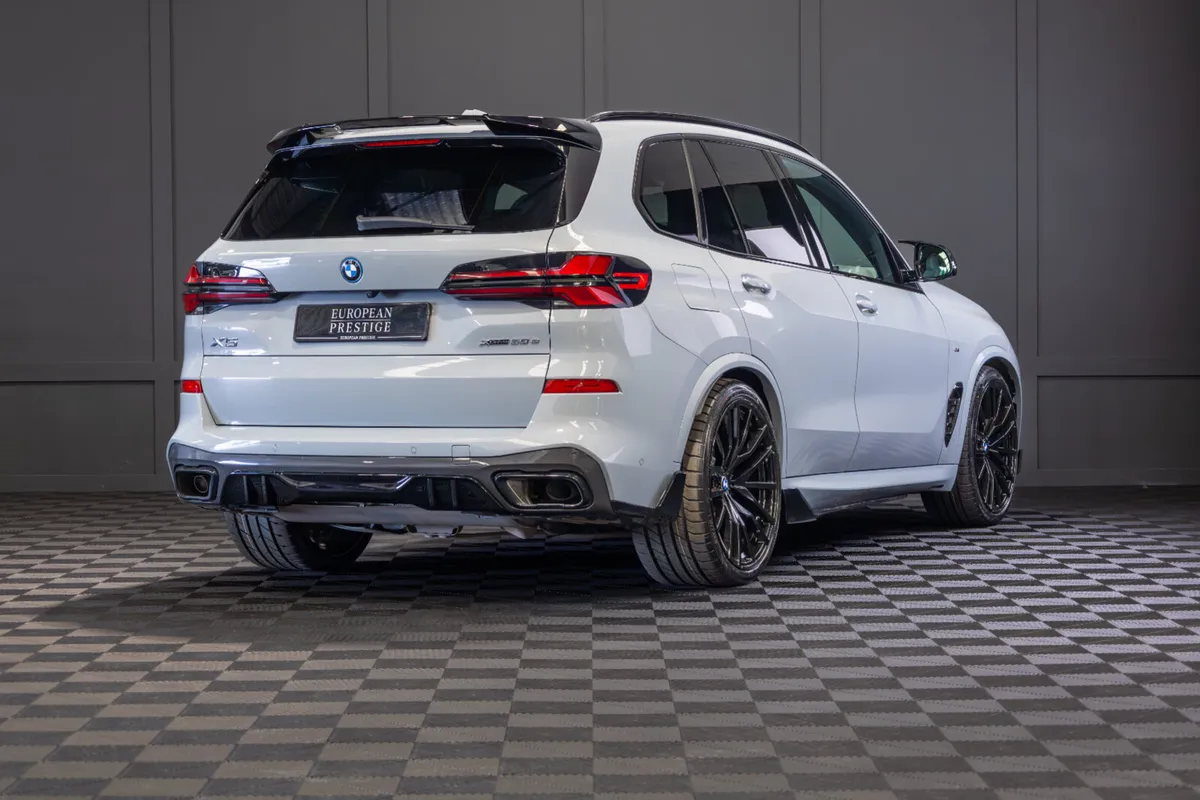 232 BMW X5 X-Drive 50e M-Sport - Image 3