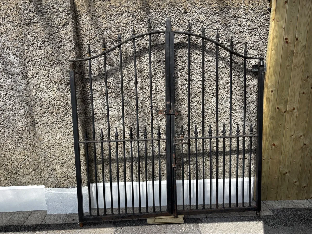 Heavy steel gates - Image 2