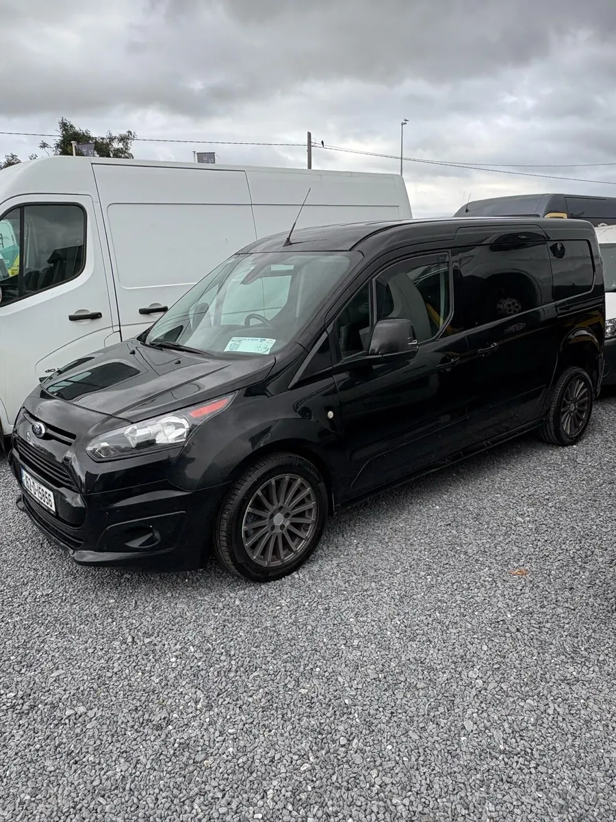 2016 ford transit connect Doe 3/26 tax 3/26 low km - Image 1