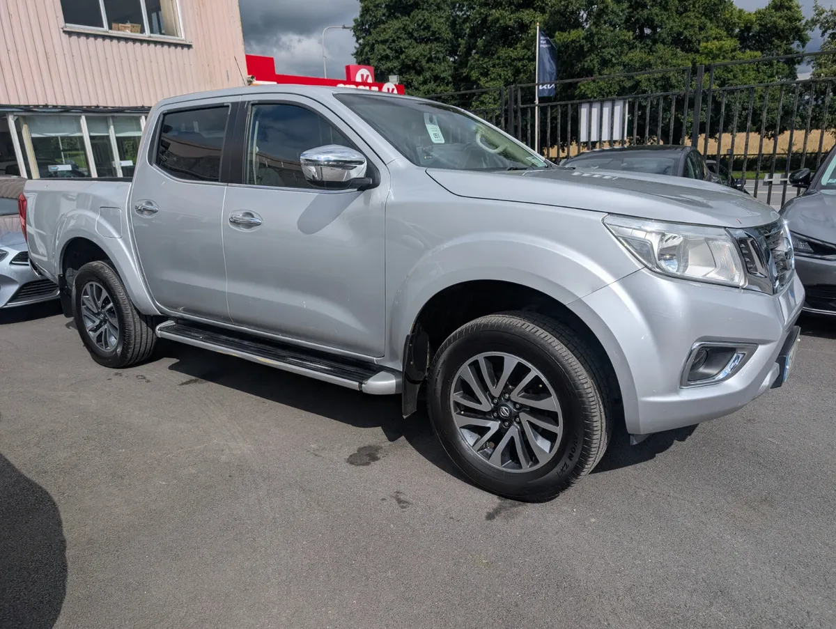Nissan Navara  2.3 SVE DOUBLE CAB 190 - Image 2