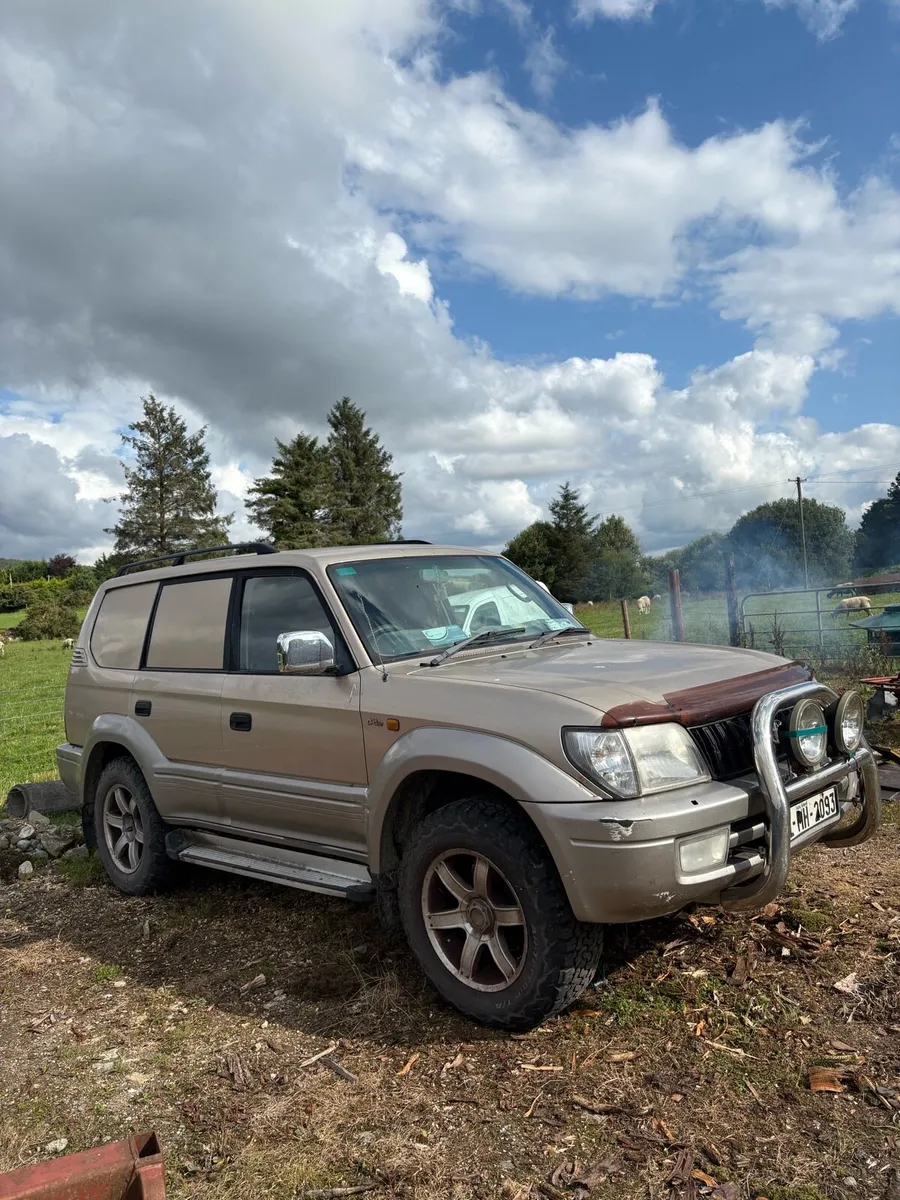 Toyota Landrcruiser LWB for parts - Image 2