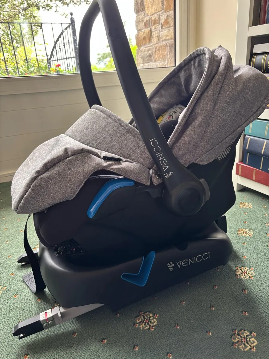 Venicci carbo 3 in 1 denim grey travel system - Image 3