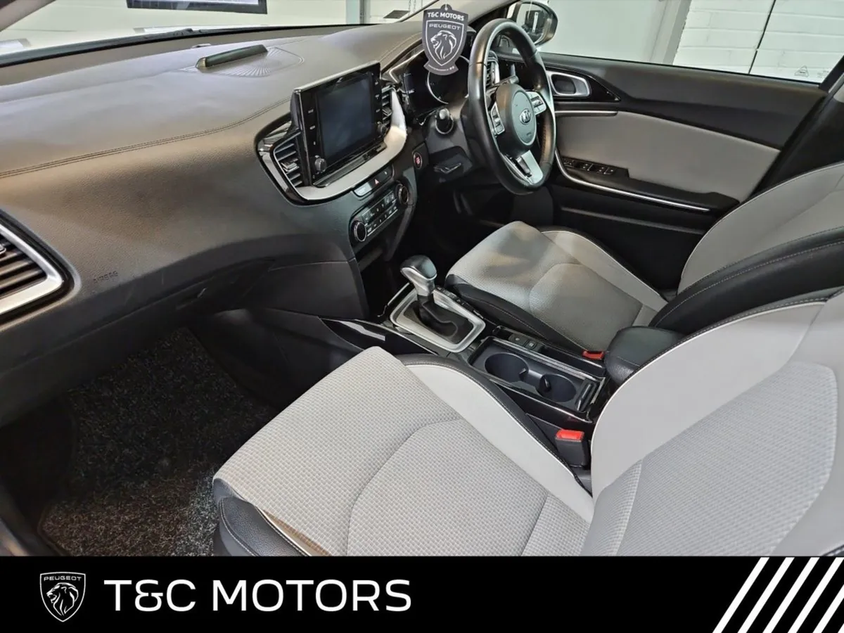 Kia Ceed Phev  Reversing Camera With Sensors  17 - Image 4