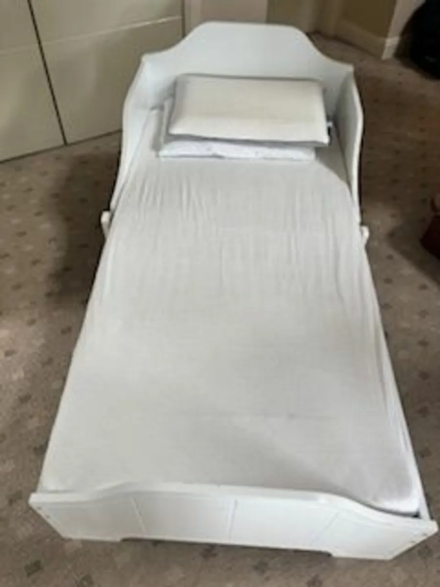 Childs first bed - Image 1