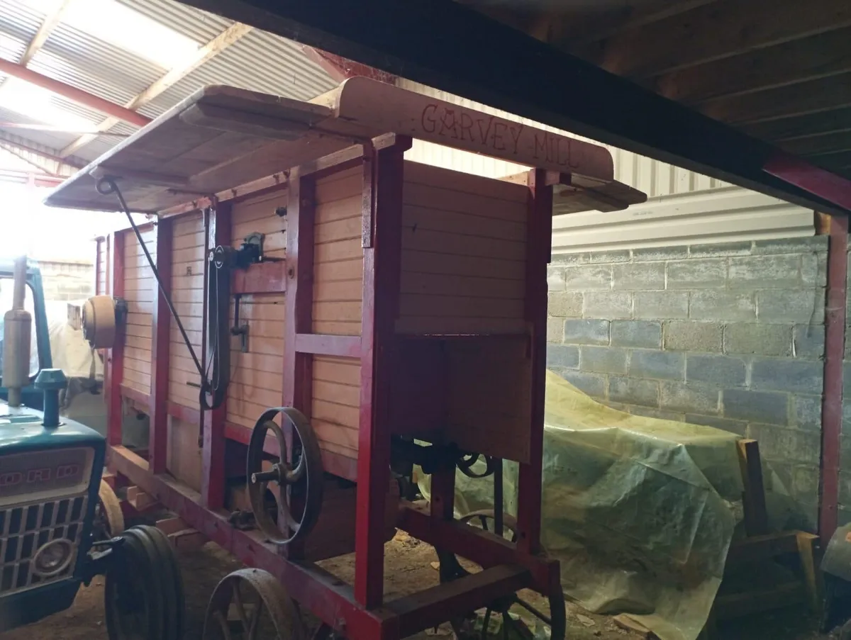 Garvie Vintage Threshing Mill - Image 4