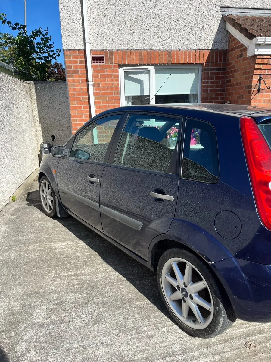 Ford fiesta - Image 2