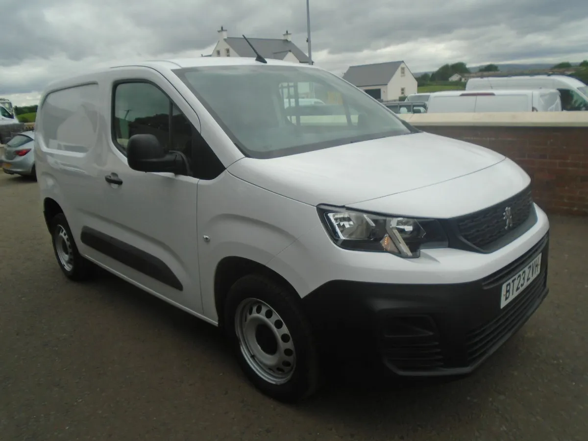 2023 Peugeot Partner PROFESSIONAL - Image 1