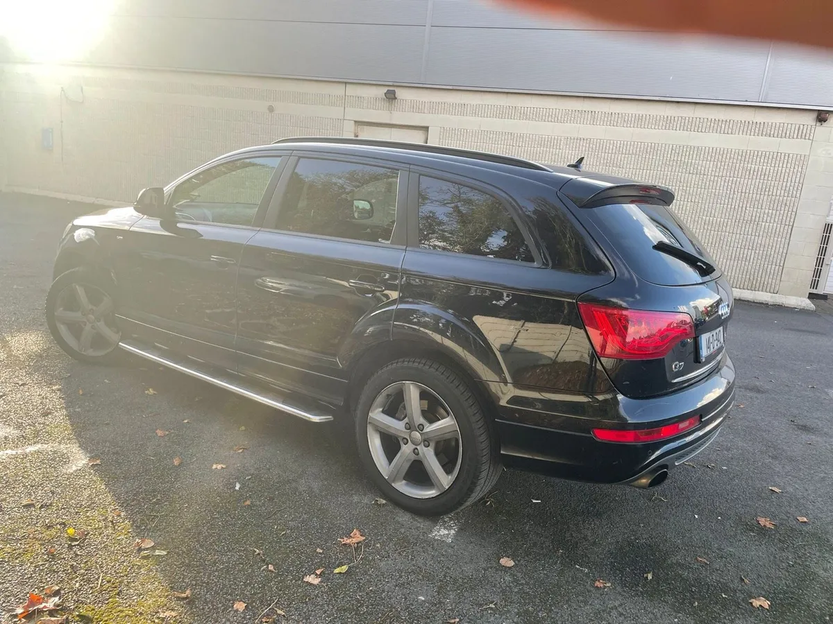 Audi Q7 - Image 2
