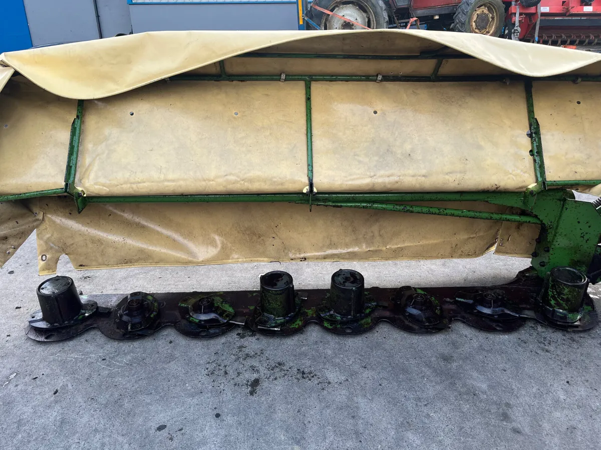 Krone AM 323s mower - Image 4