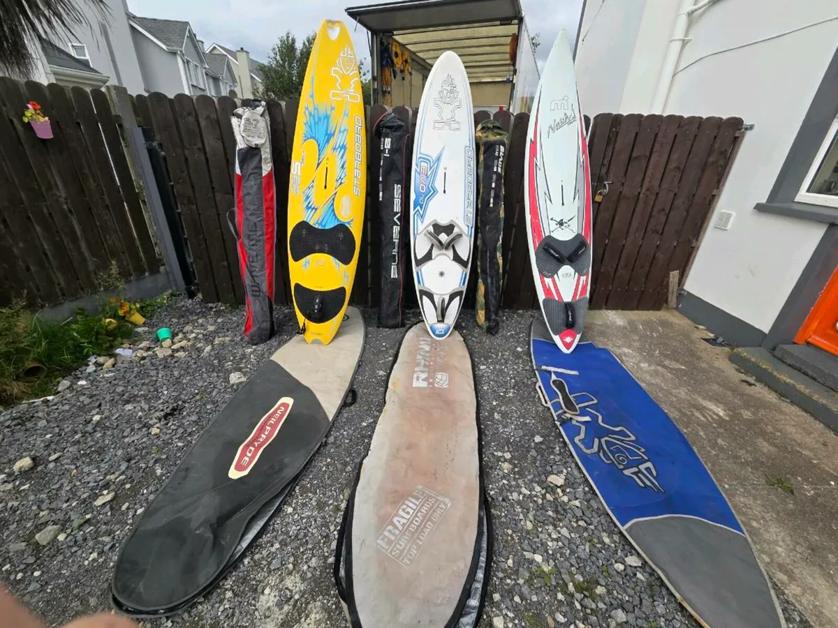 Windsurfing equipment - Image 1