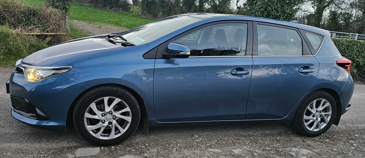 Toyota auris - Image 4