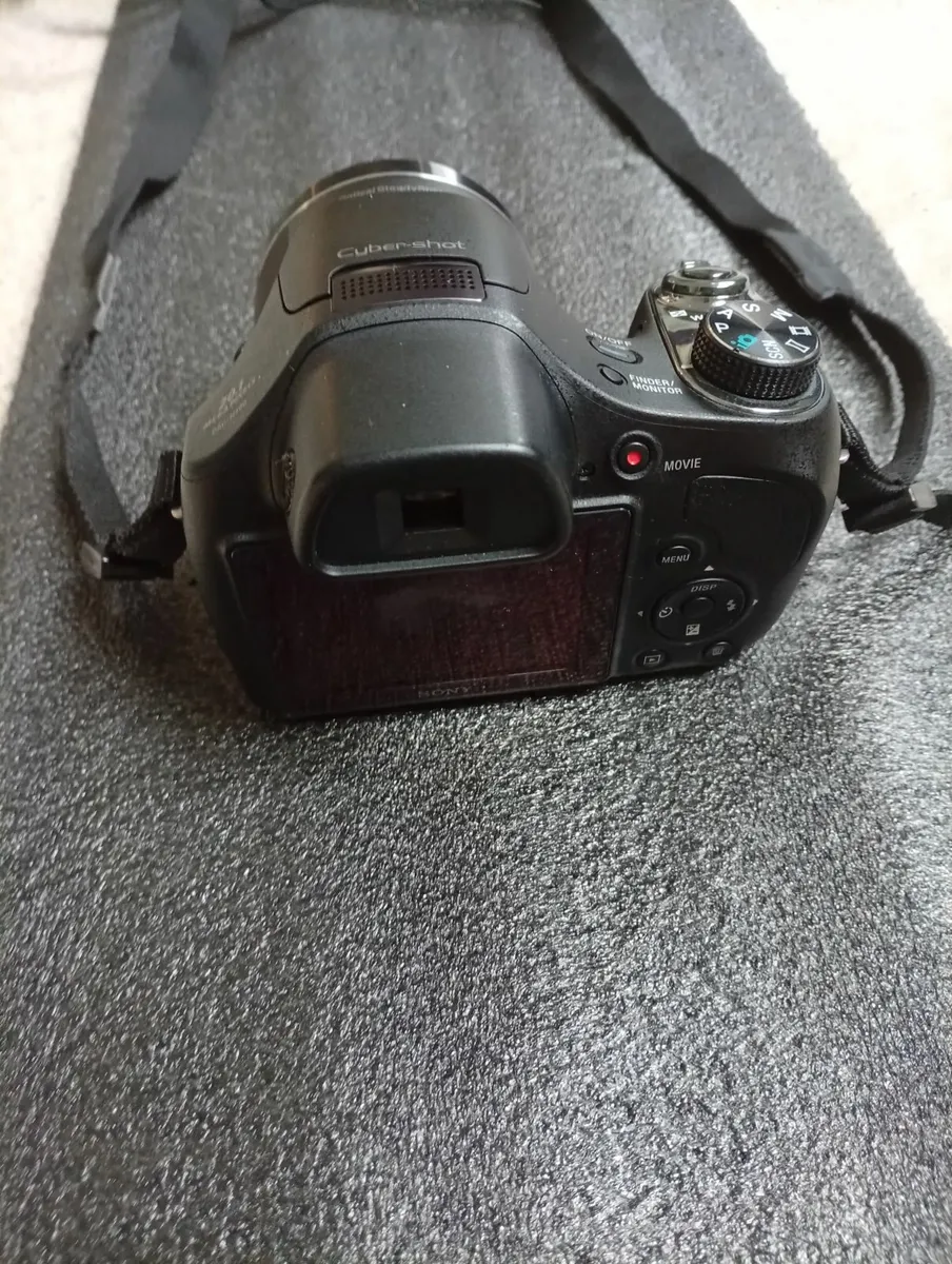 DSC-H400 Camera - Image 2
