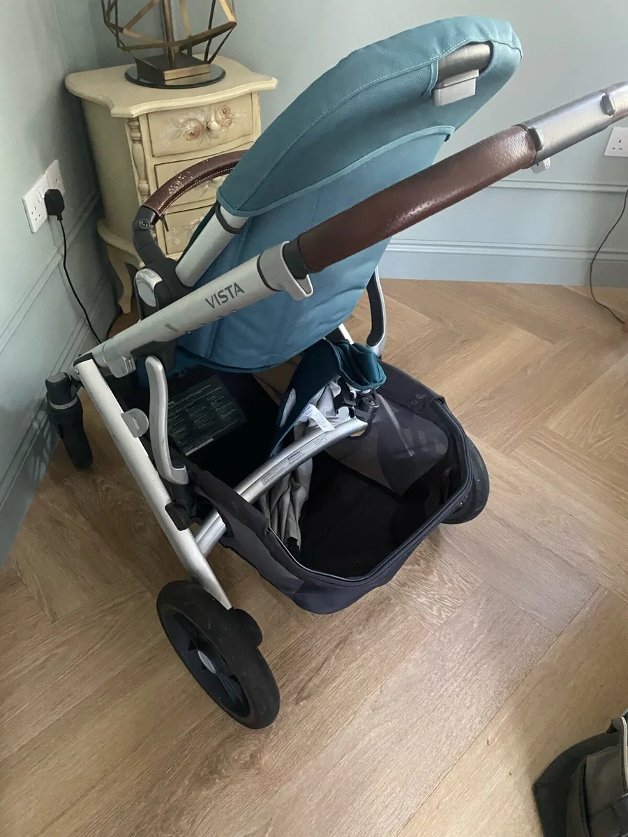 Uppababy / Cybex Car seats /Buggy - Image 2