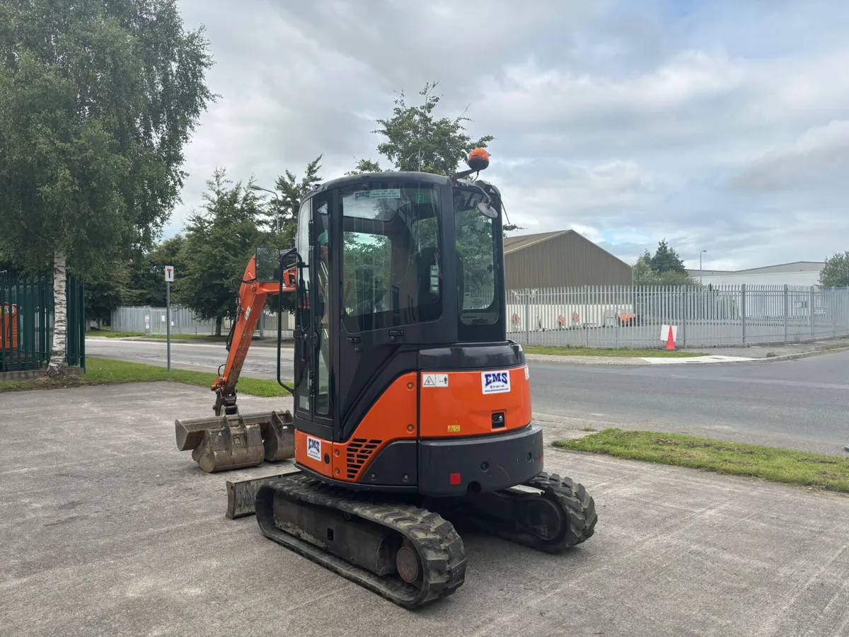 2015 Hitachi zx29u - Image 4