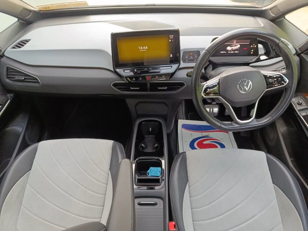 Volkswagen ID.3 Hi Spec Family Pro 145HP 58kwh Mi - Image 4
