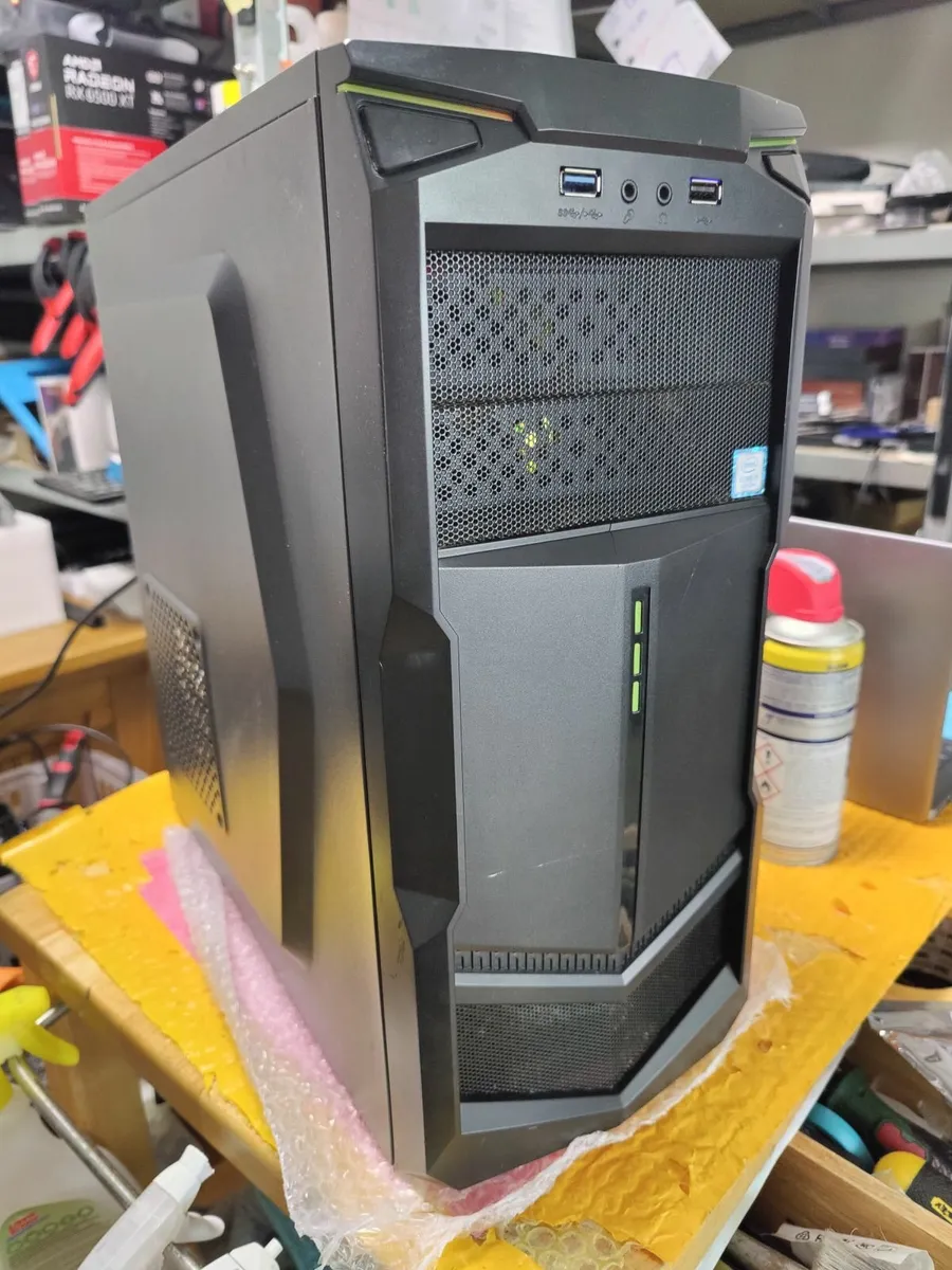 Custom Built Gaming PC Intel i7/16GB/512GB SSD/Ra - Image 1