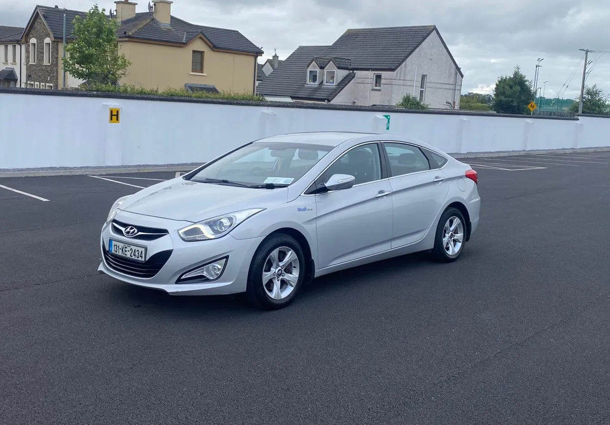131 Hyundai I40 Executive Model. Nct 04.26 & Taxed - Image 3