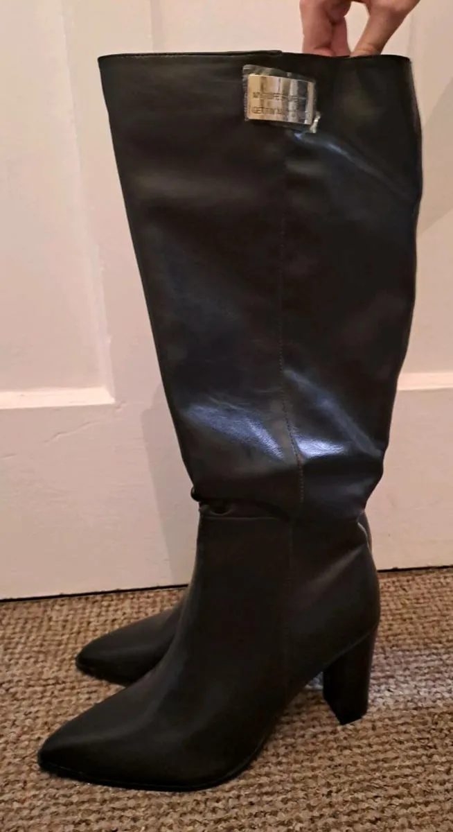 High heel Black boots size 11 or 44 - Image 1