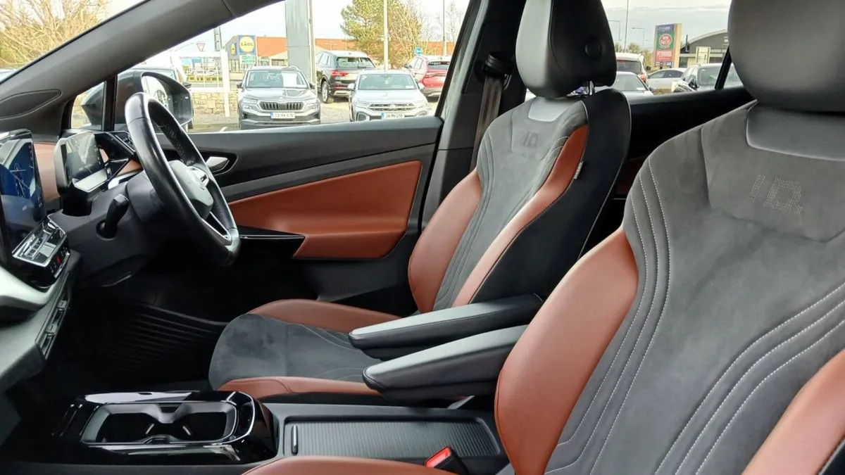 Volkswagen ID.5 Family 77kwh 174HP  fully Electri - Image 3