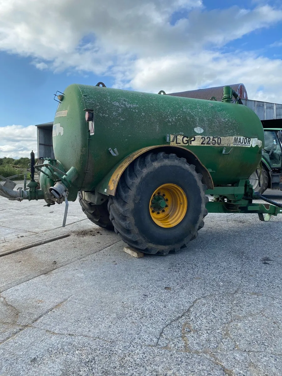 Slurry tanker - Image 1