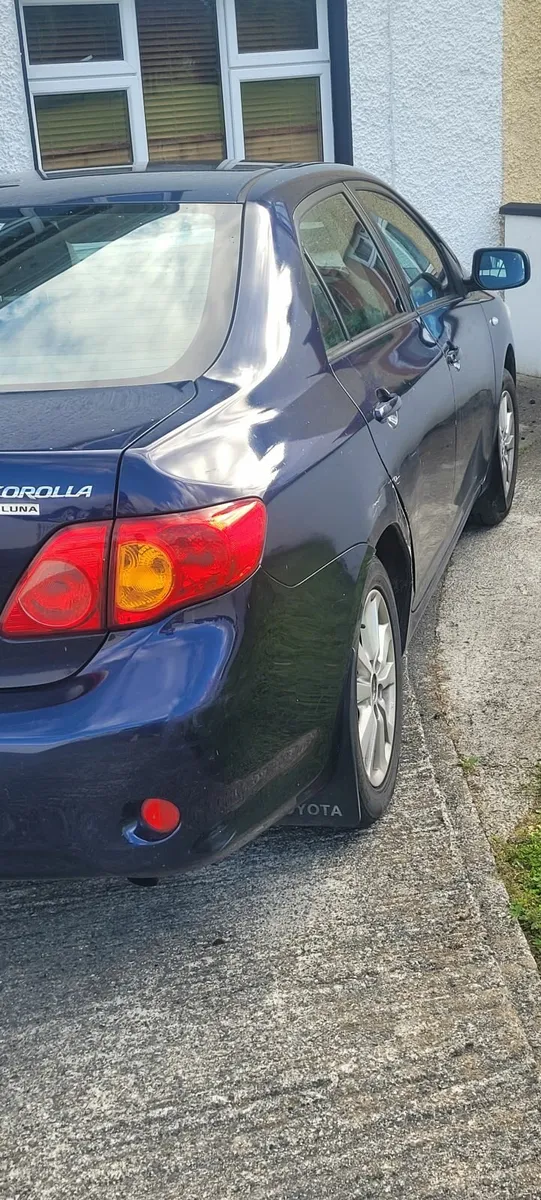 Toyota Corolla 2010 - Image 1