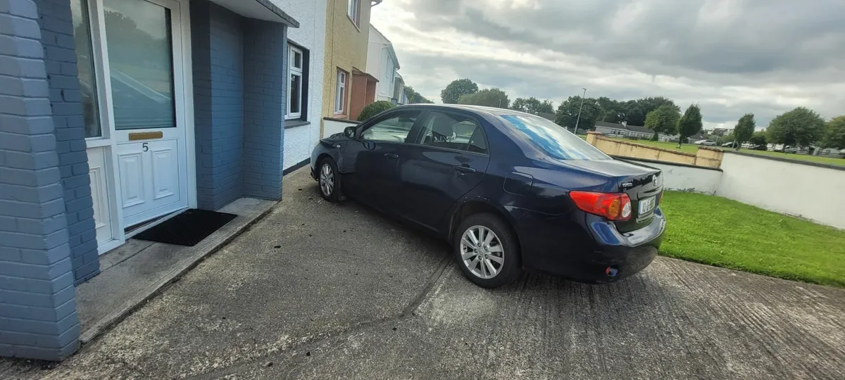 Toyota Corolla 2010 - Image 4